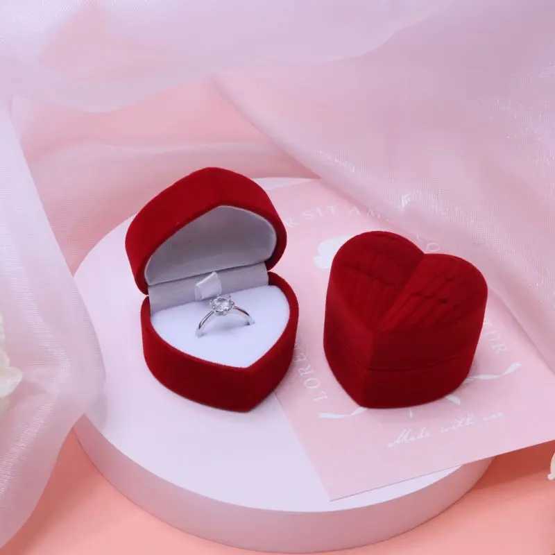 New heart-shaped velvet ring box used for suggesting engagement and wedding jewelry packaging display box red pink angel wing jewelry box W241019