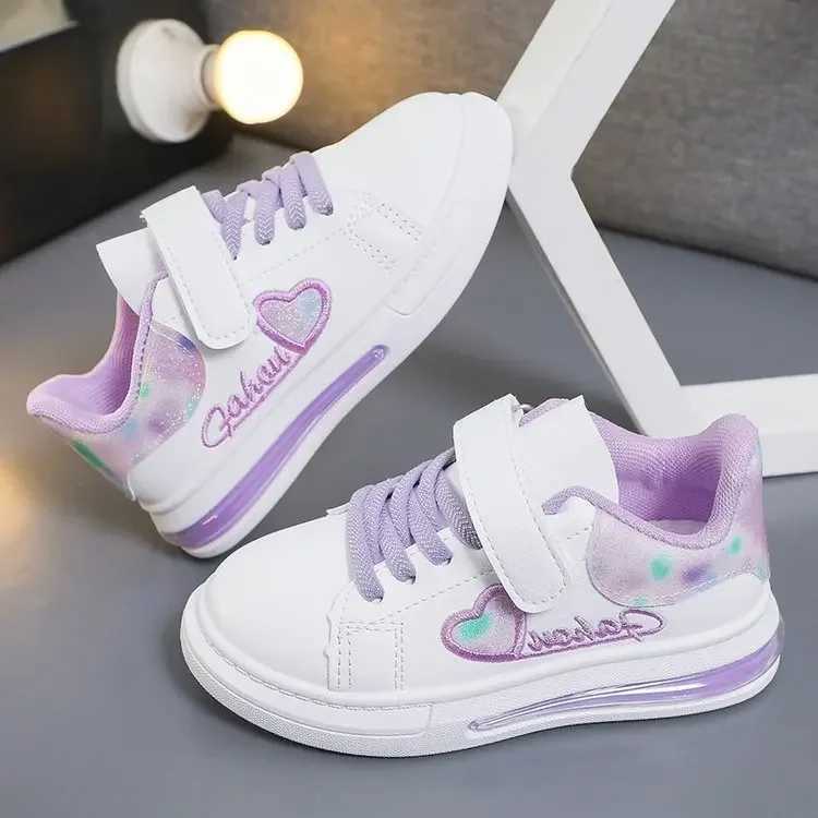 Athletic Outdoor Childrens shoes 2024 summer new childrens fashion casual sports shoes hook and loop love embroidery princess sports shoe version H241