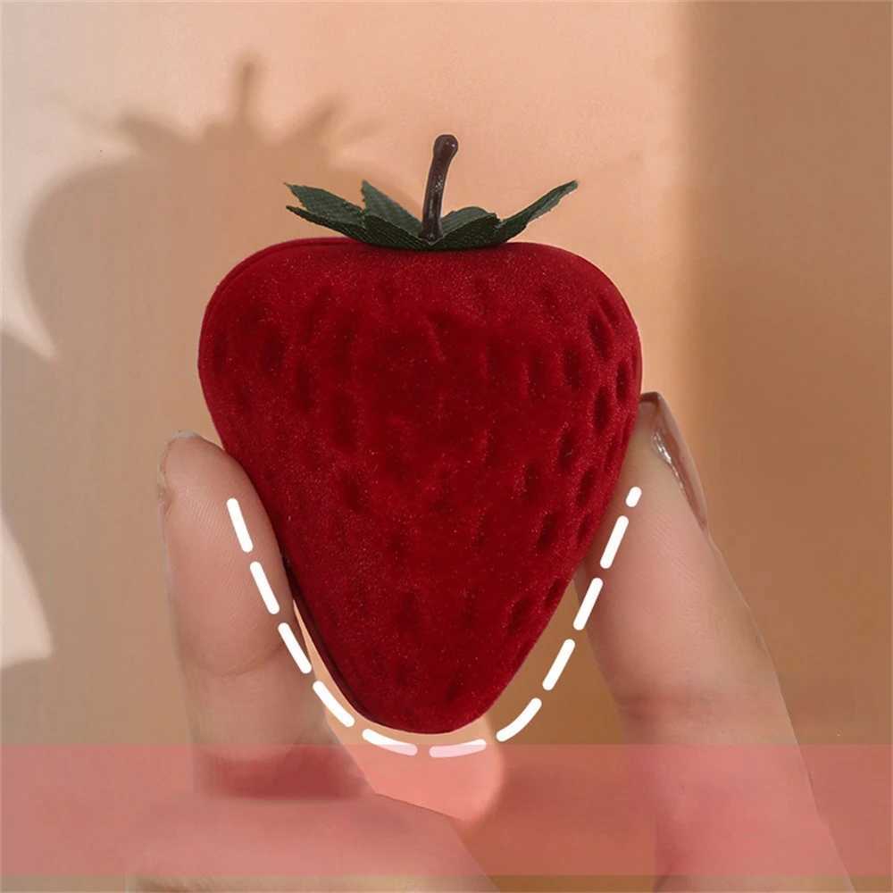 Velvet Red Strawberry Ring Box Romantic Wedding Jewelry Rack Box Plush Jewelry Display Box Valentines Day Gift W241019