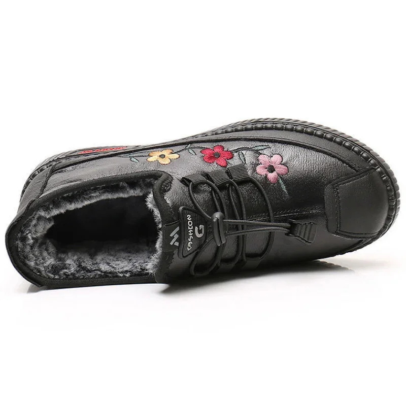 Leather and fur Moccasins womens sports shoes suitable for elderly women soft and comfortable Loafers Zapatos Mujer Chaussures 2024 241018
