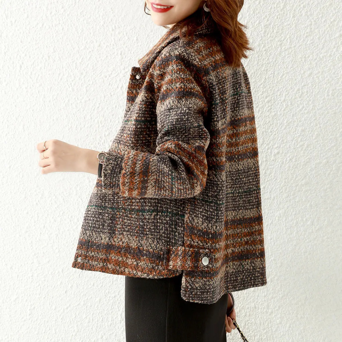 Cotton Plaid Woolen Coat for Women Korean Version Womens Clothing Plus Size Slim Fit Versatile Short Style Childrens 241019