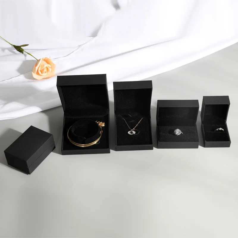 Best Leather Jewelry Ring Earrings Bracelet Pendant Necklace Gift Display Packaging Box Jewelry In Stock Storage Organizer W241019