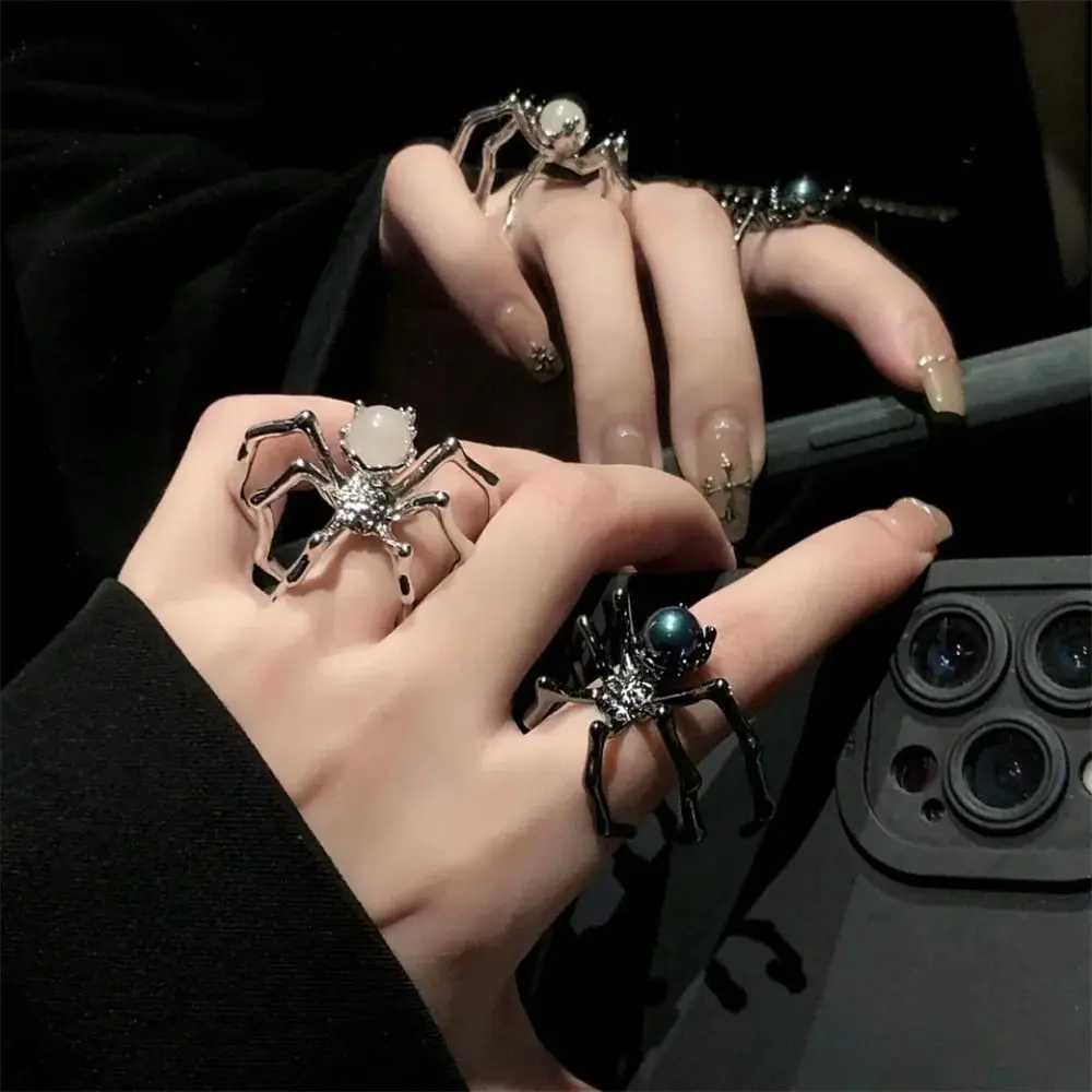 Neo Gothic Punk Black Spider Open Ring Retro Moonstone Black Ring Female Spider Finger Ring Jewelry Gift Y241019