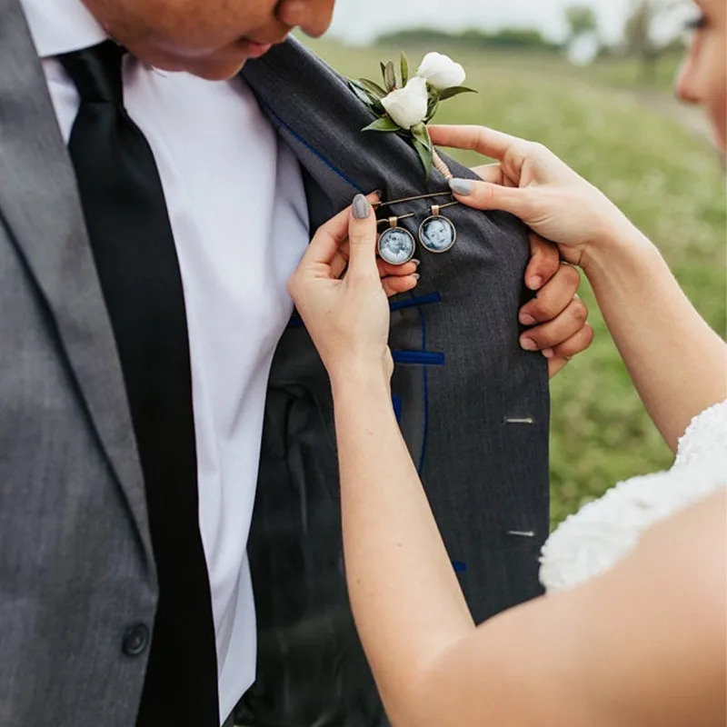 Customized po lapel pin with 2 3 and 4 images charming wedding pictures boutique personalized bridal bouquet charming groom commemorative pin 241018