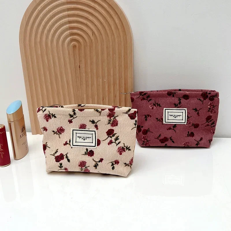 Small Womens Cosmetic Bag Portable ral Pattern Sanitary Napkin Storage Coin Key Case Card Pouch 241019 zhanyishengli