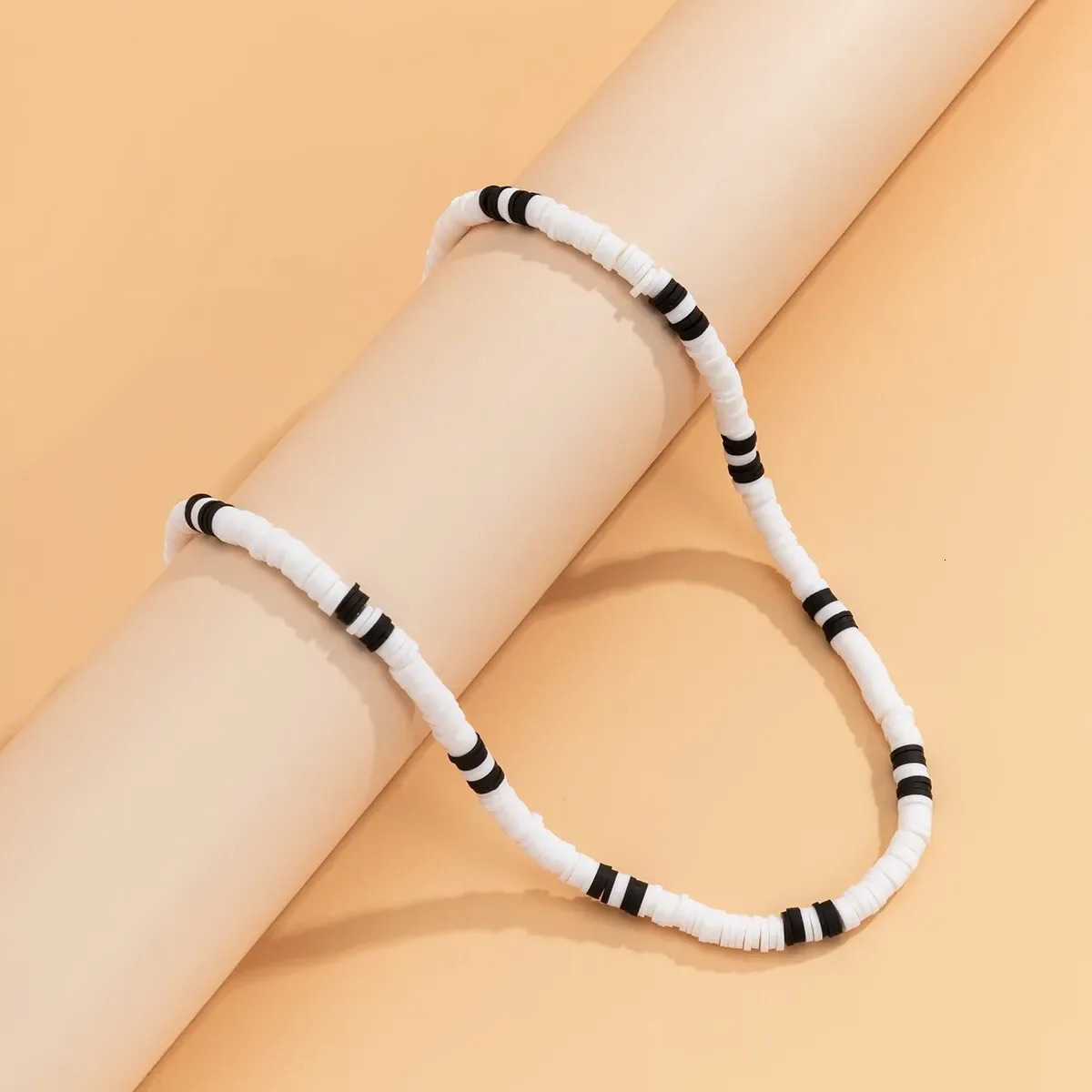 Simple polymer clay black and white necklace for mens summer retro short clavicle chain party jewelry gift 241018