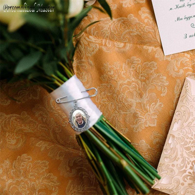 Personalized Masters Wedding Bouquet Po Charm Pin Brooch Image Customization Commemorative Boutique Oval Bridal Gift for Mother 241018