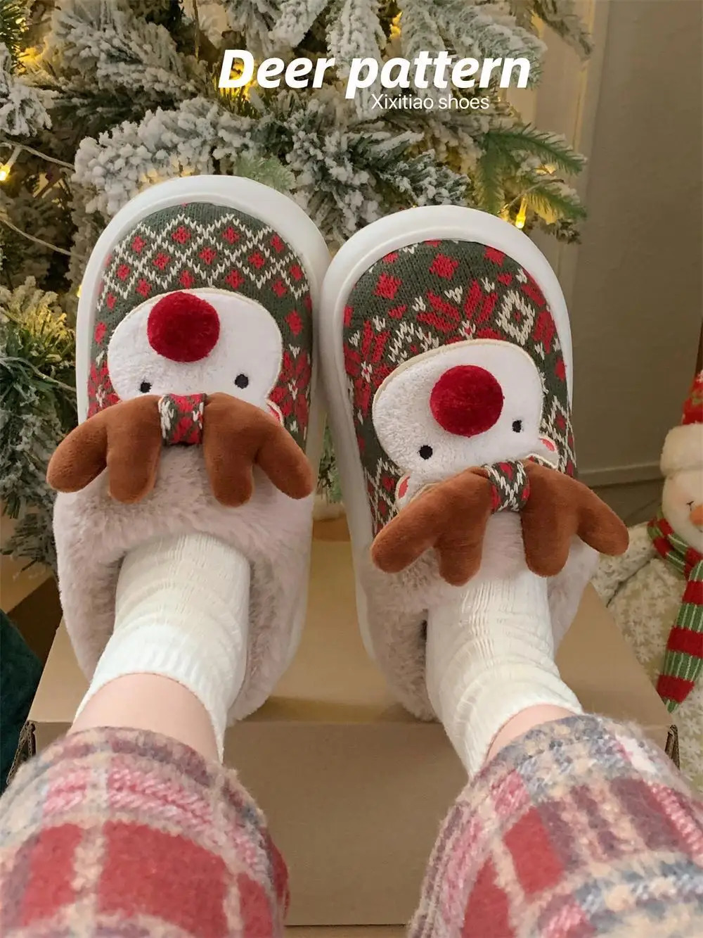 Cute Christmas reindeer womens cotton slippers winter family slippers plush insulated cartoon mens indoor slippers 241018