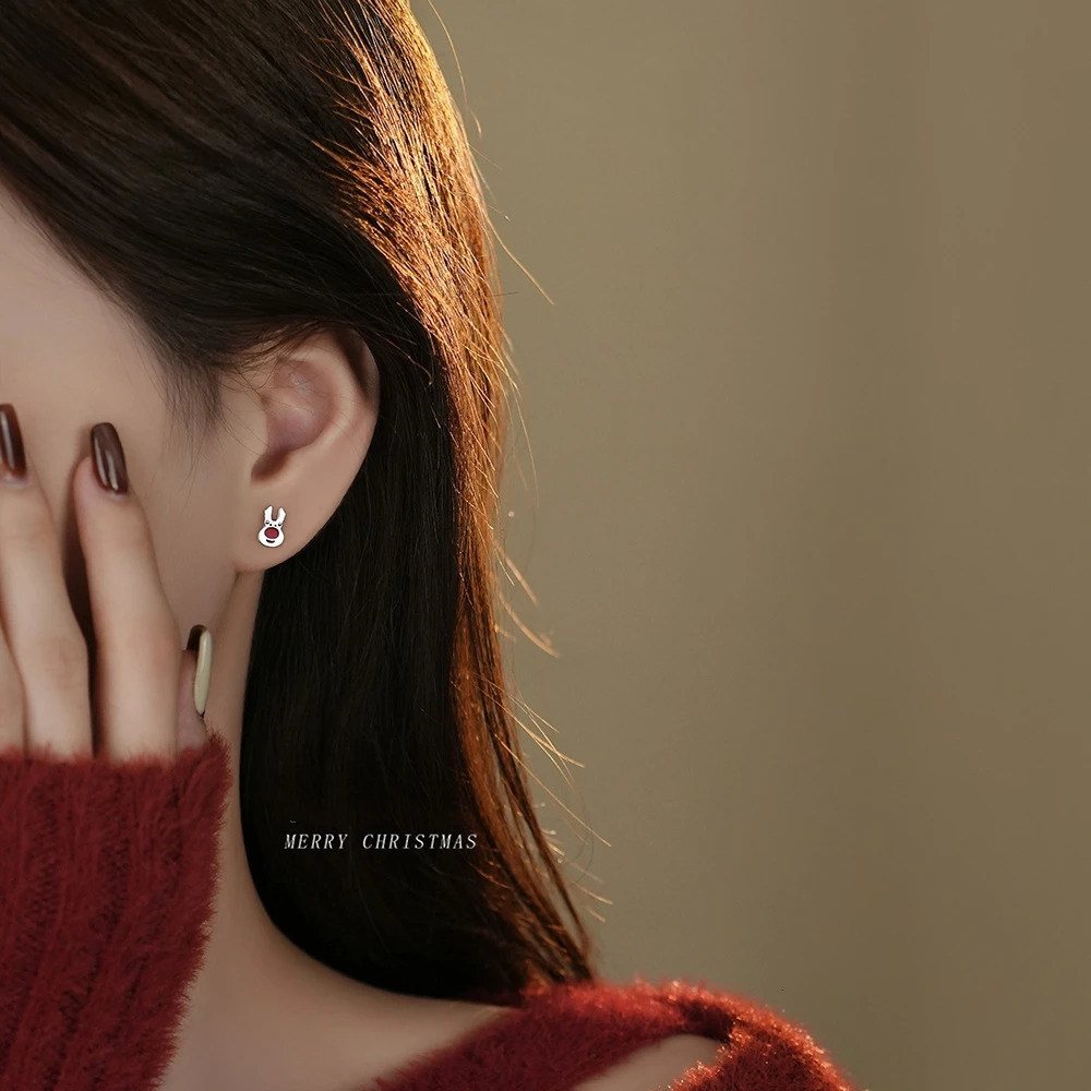 S999 pure silver cute Santa Claus cartoon asymmetrical stud earrings suitable for beautiful Christmas gifts for female students 241018