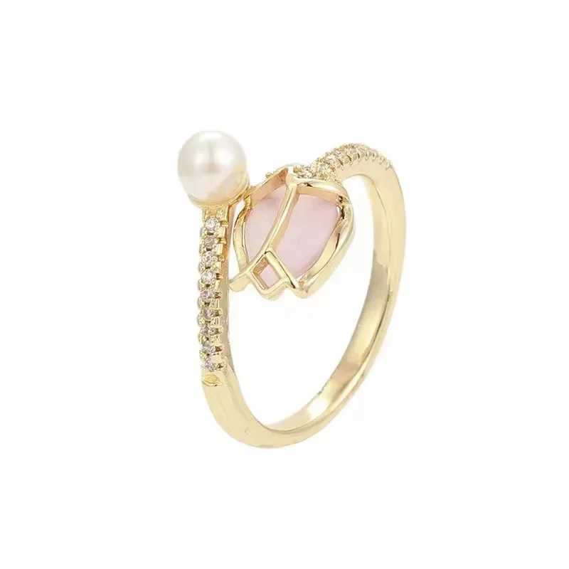 Luxury Fashion Tulip Flower Pearl Ring Womens Temperature Pearl Zircon Adjustable Open Ring Elegant Wedding Party Jewelry Y241019