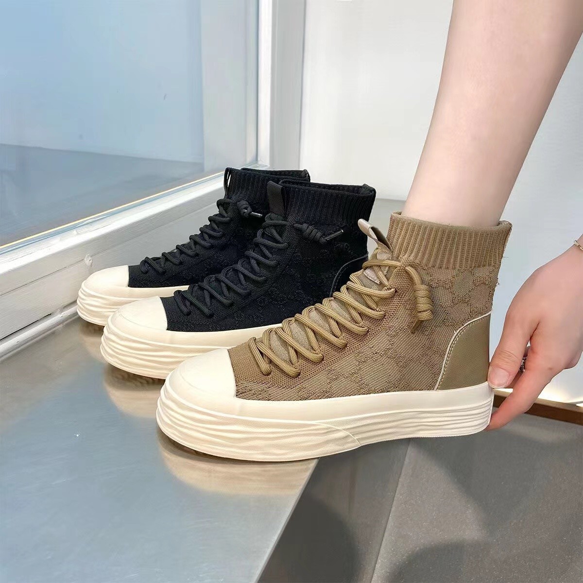 High top sock shoes for women in summer 2022, thin new style, thick sole dissolved shoes, breathable mesh, fly woven sports and leisure board shoes