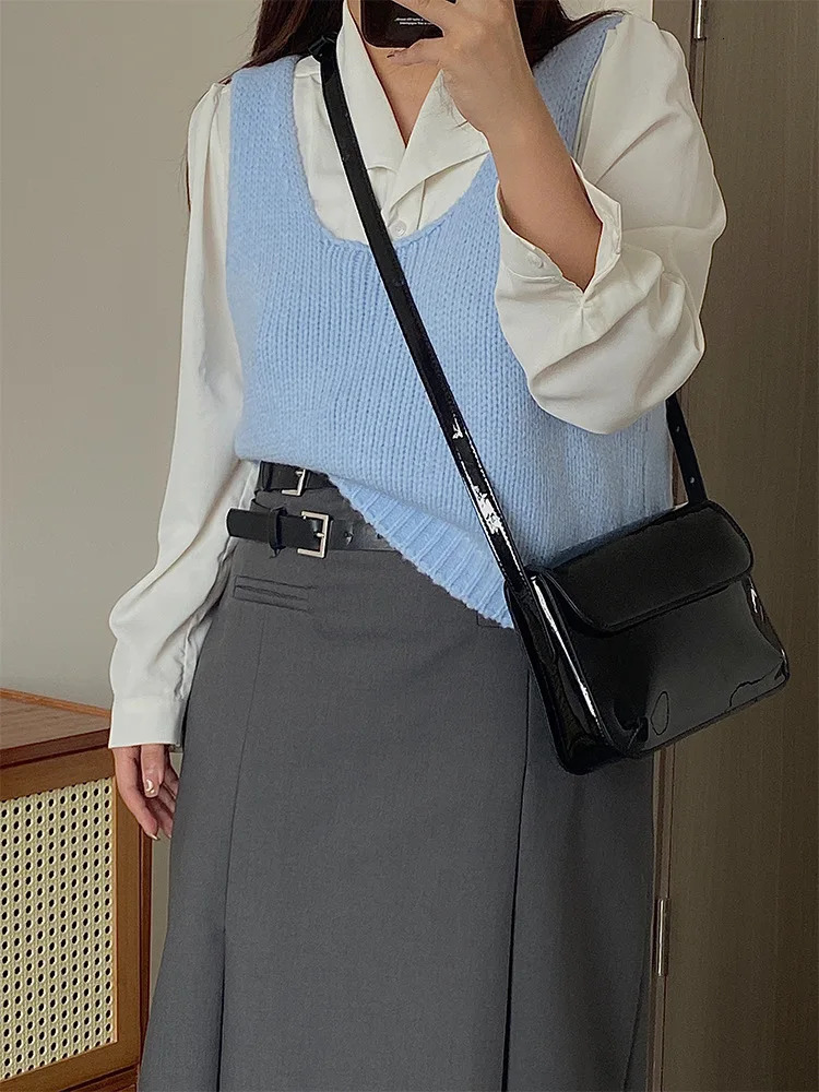 Wine Red PU Bottom Bag Womens Retro Lace Leather Shiny Buckle Shoulder Bag Elegant Cross Body Bag 241018