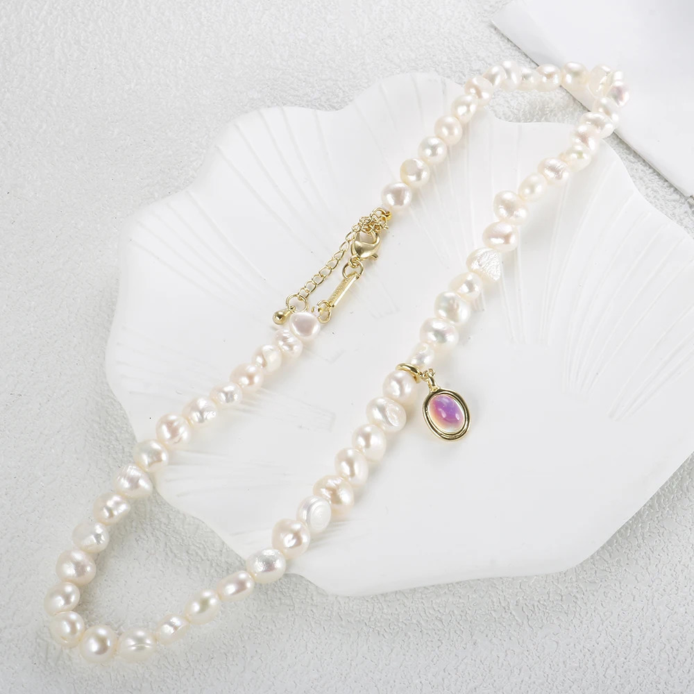 Golden Sea Irregular Baroque Retro Natural Freshwater Pearl Necklace Moonstone Kravik Pendant Fashion Womens Party 241018