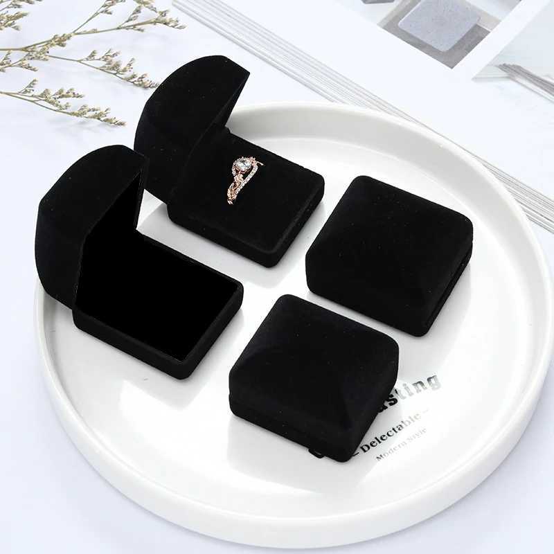 Vintage square red velvet ring box jewelry box storage box organizer gift earring packaging box portable travel wedding wholesale W241019