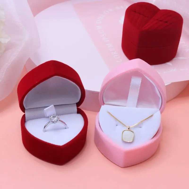 New heart-shaped velvet ring box used for suggesting engagement and wedding jewelry packaging display box red pink angel wing jewelry box W241019