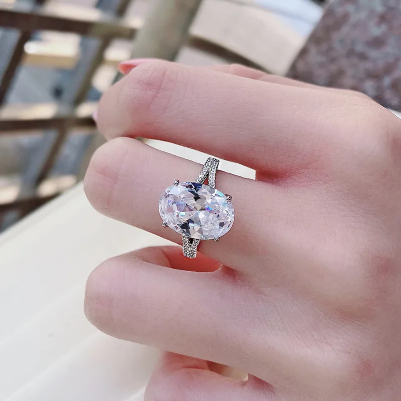 HTOTOH Oval 8 Ct D Colored Diamond Engagement Wedding Ring 925 Pure Silver Ring Womens Exquisite Jewelry 241007