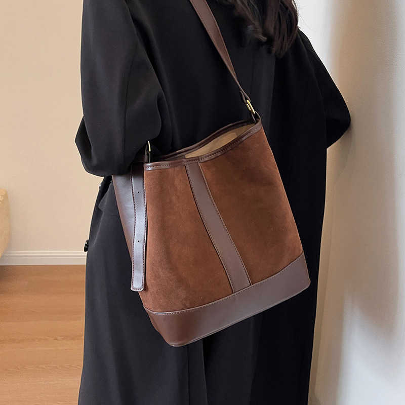 CMM Suede Suede Large Capacity Bag For Women New Autumn And Winter Fashion Crossbody Bag Soft Surface Single Shoulder Bucket Bag