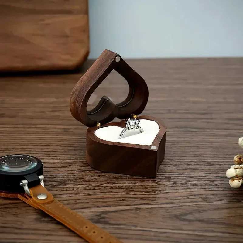 Classic heart-shaped wedding ceremony ring box walnut bead treasure box recommended for wedding jewelry storage organizer ring box W241019