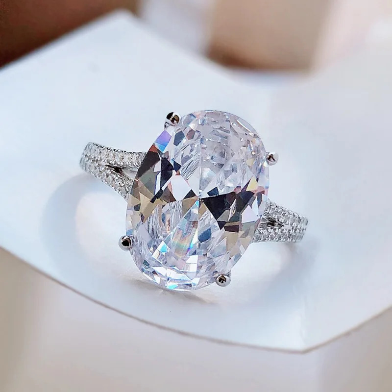 HTOTOH Oval 8 Ct D Colored Diamond Engagement Wedding Ring 925 Pure Silver Ring Womens Exquisite Jewelry 241007