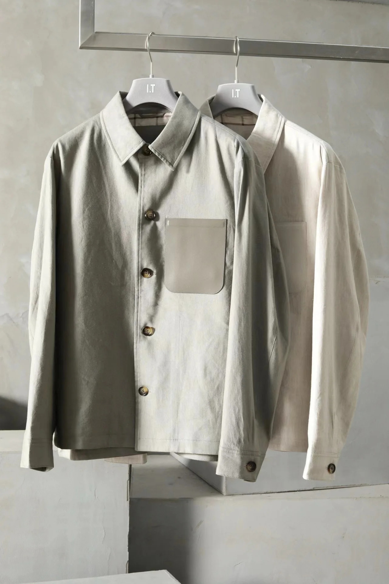 Mens autumn and winter LP collar shirt retro style business casual mens long sleeved jacket 241007