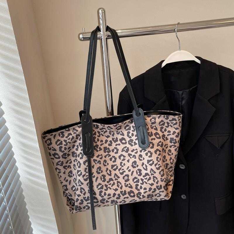 CMM Leisure Suede Large Capacity Bag New Autumn and Winter Popular Leopard Print Shoulder Bag Commuting Tote Bag