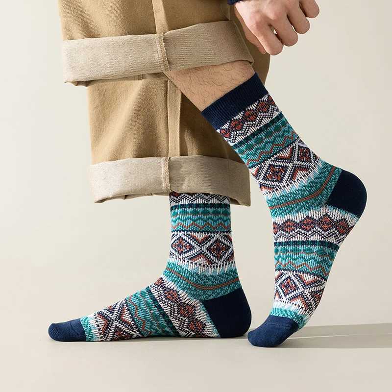Socks mens autumn and winter in the tube cotton socks double needle double road retro national wind thicken sweat-absorbing odoXJ241019