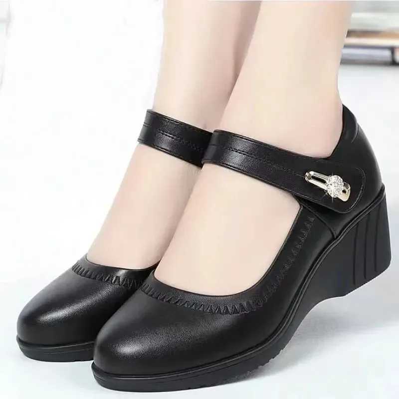Womens Fashion High Quality Black Patent Leather Wedge High Heels Office Shoes Womens Classic Comfortable Red Hotel Professional Elegant High Heels B0