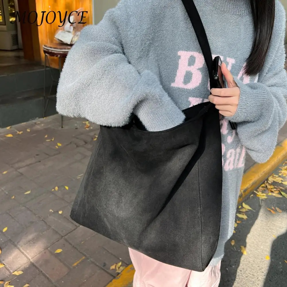 Womens underwear bag fashionable coarse woolen fabric large capacity shoulder bag daily office casual handbag use solid color handbag 241018