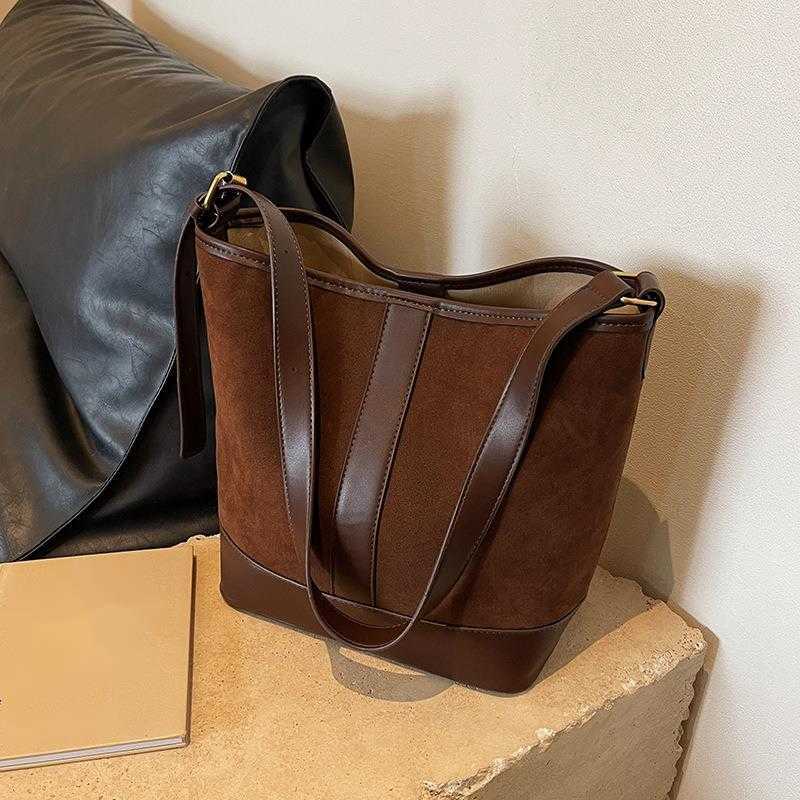 CMM Suede Suede Large Capacity Bag For Women New Autumn And Winter Fashion Crossbody Bag Soft Surface Single Shoulder Bucket Bag
