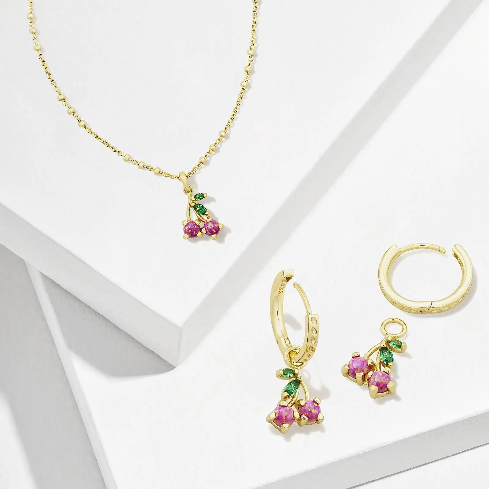 ly arrived jewelry gold claw inlaid with multi-color zircon fruit necklace womens casual daily model eye shadow necklace 241018