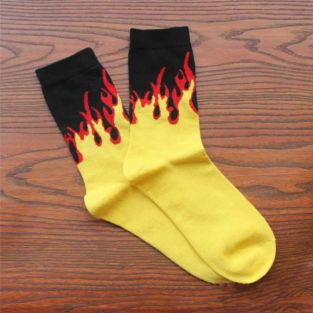 Flame Socks for Men Women Hip Hop Cartoon Fire Yellow Black Fashion Designer Sports Skateboard Cool Stuff Gift Wholesale(SO23)XJ241019