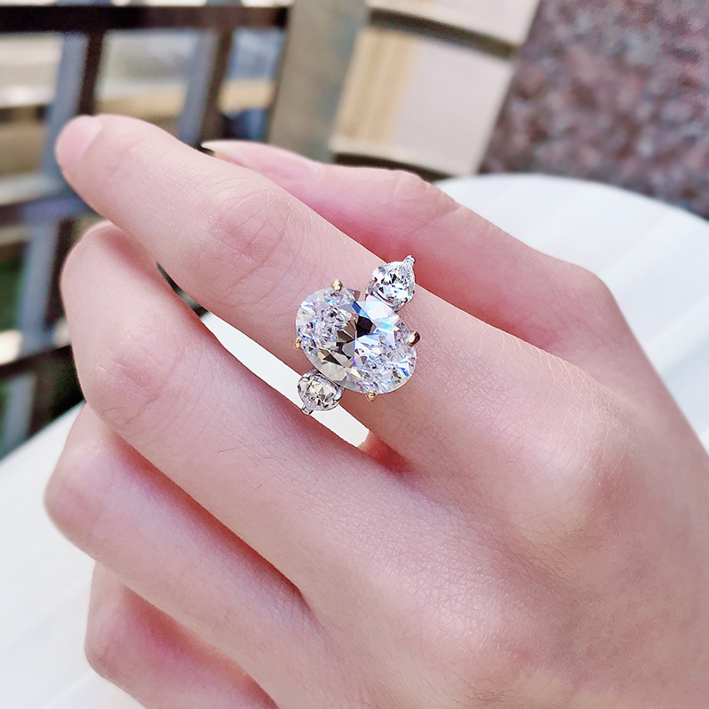 Oval Cut Moissanite Rings: 10CT White Gemstones Sterg Sier Ring for Women