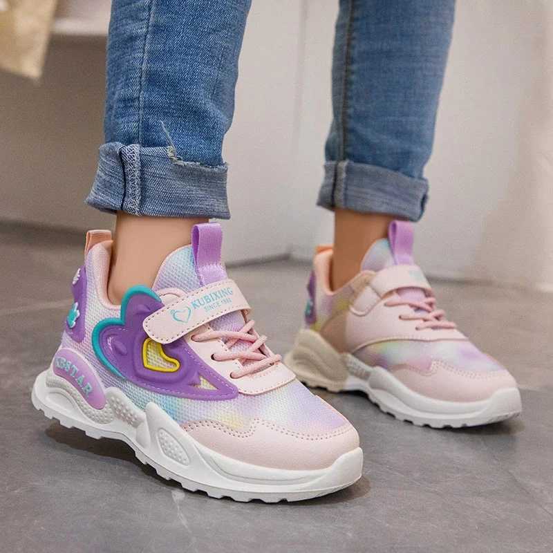 Athletic Outdoor Childrens sports shoes love thick girls cotton sports shoes new Korean hook and loop childrens fashion princess running shoes H241019
