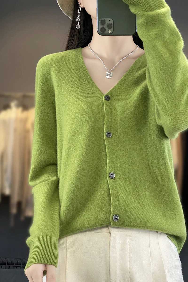 Long sleeved 100% Merino sweater wool spring and autumn cashmere womens knitted V-neck cardigan top 241019