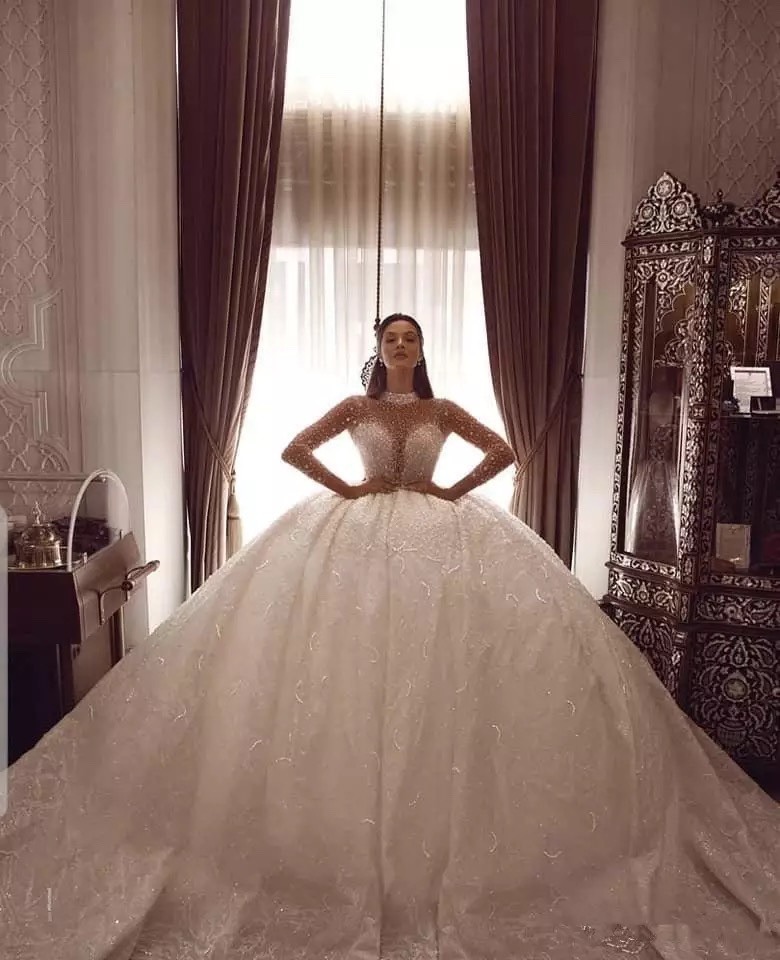 Exquisite Ball Gowns Appliques Sequins Beaded High Neck Wedding Dress Long Sleeve Sweep Train Tulle Bridal Dresses Custom Made