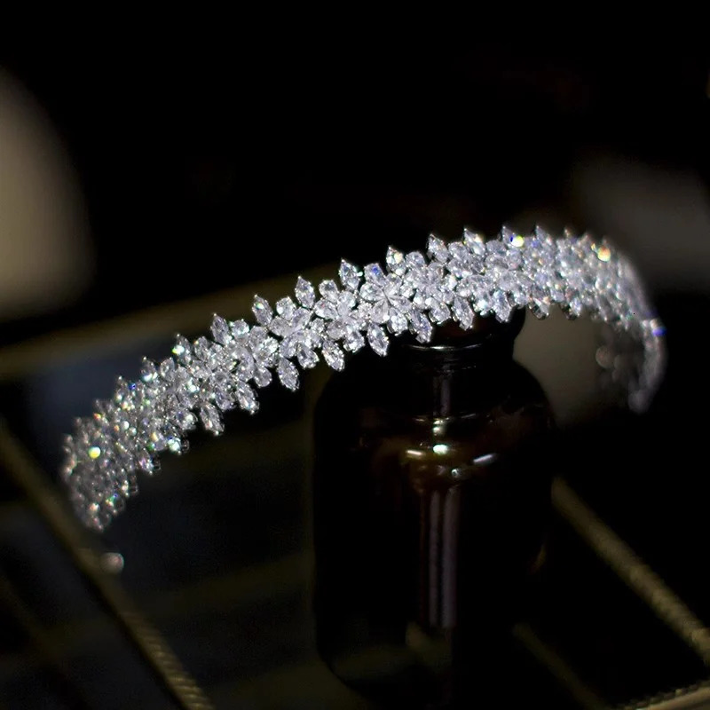 Luxury Bridal Headband Princess Tiaras Wedding Headband Cubic Zirconia Crown Womens Ball Birthday Party Headwear 241018
