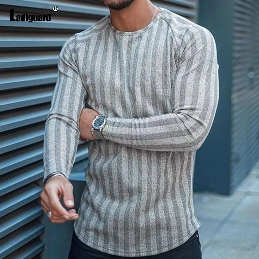 Plus size 4xl mens basic long sleeved fashionable striped T-shirt Masculinas autumn casual floral mens tight fitting T-shirt 241018