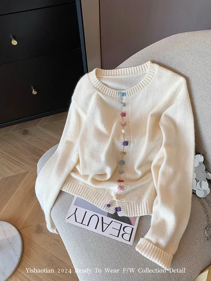 Womens white O-neck cardigan Harajuku Y2k long sleeved knitted cashmere sweater vintage 2000s autumn clothing 241019