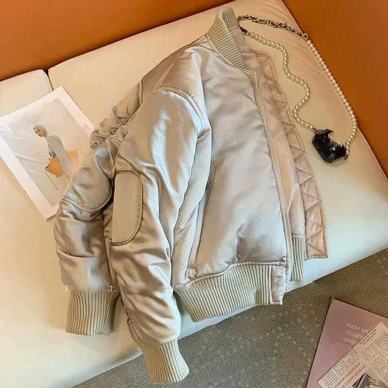 Women's Down Parkas Champagne colored baseball cotton padded womens jacket 2023 new European style retro niche sensitive pad elegant jacket Y2410