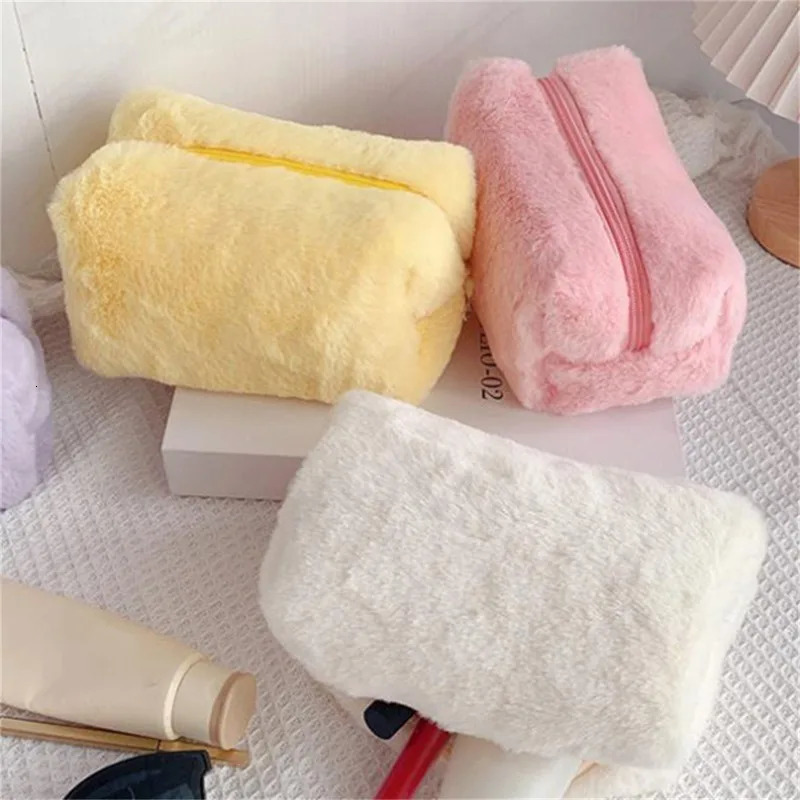 Fur Makeup Bags for Women Soft Travel Cosmetic Bag Organizer Case Young Lady Girls Make Up Necessaries 1 Pc Solid Handbags y241019 zhanyishengli