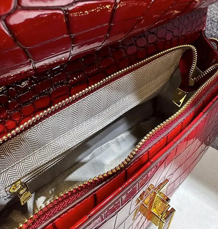 and fashionable leather womens handbag with pattern womens shoulder messenger red bag large capacity portable shell bag 241018