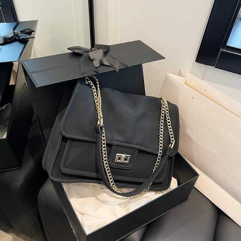 CMM Suede Suede Large Capacity Bag For Women New Autumn And Winter Versatile Chain Shoulder Bag Fashion Commuting Tote Bag