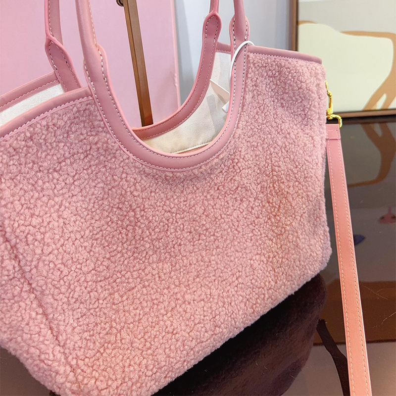 Tech Fleece Designer Womens Cute Casual Socialite Handbags Fur Large Capacity Tote Shoulder Bags s Messenger Bag with Box Free shipping