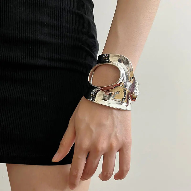 Draweye Irregular Hollow Womens Bracelet Hyperbole Fashion Show Vintage Bracelet Jewelry Luxury Elegant Pulseras Unprinted Good Product 241018