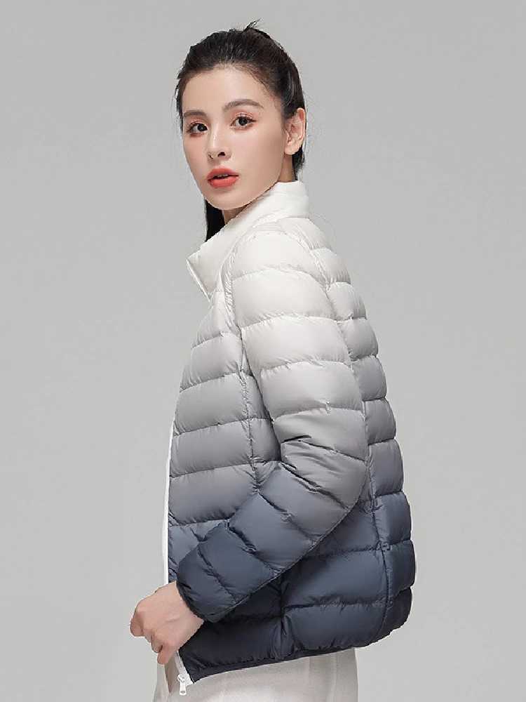 Women Ultra Lightweight Down Jackets 2023 New Autumn/Winter Female Fashion Gradient Slin Fit Short Stand Collar Keep Warm CoatsX241019