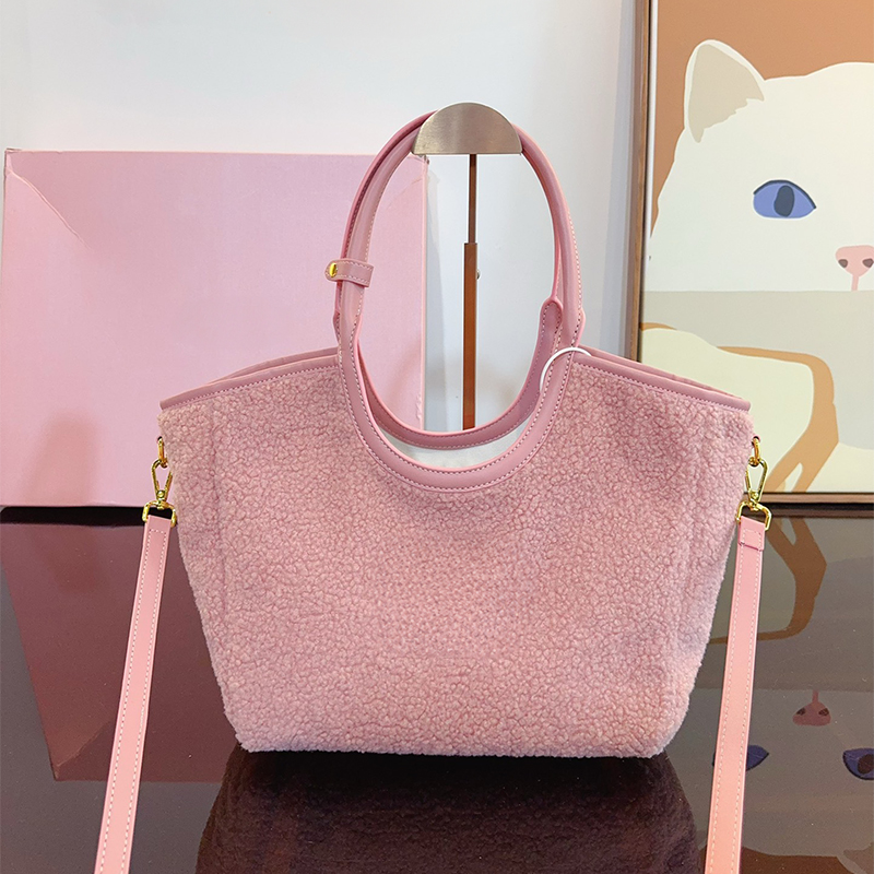 Tech Fleece Designer Womens Cute Casual Socialite Handbags Fur Large Capacity Tote Shoulder Bags s Messenger Bag with Box Free shipping