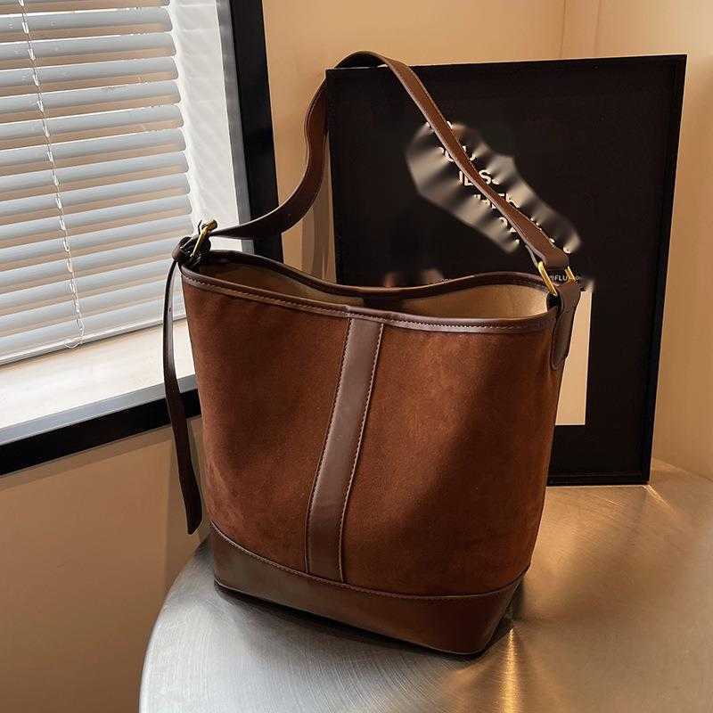 CMM Suede Suede Large Capacity Bag For Women New Autumn And Winter Fashion Crossbody Bag Soft Surface Single Shoulder Bucket Bag