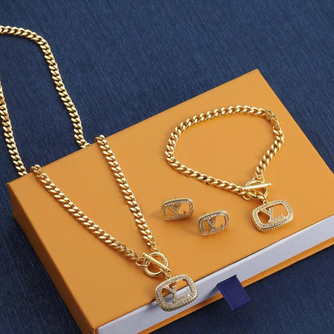 Designer jewelry High quality Roman Alphabet necklace Bracelet earrings fashion set Valentine's Day Christmas Gifts