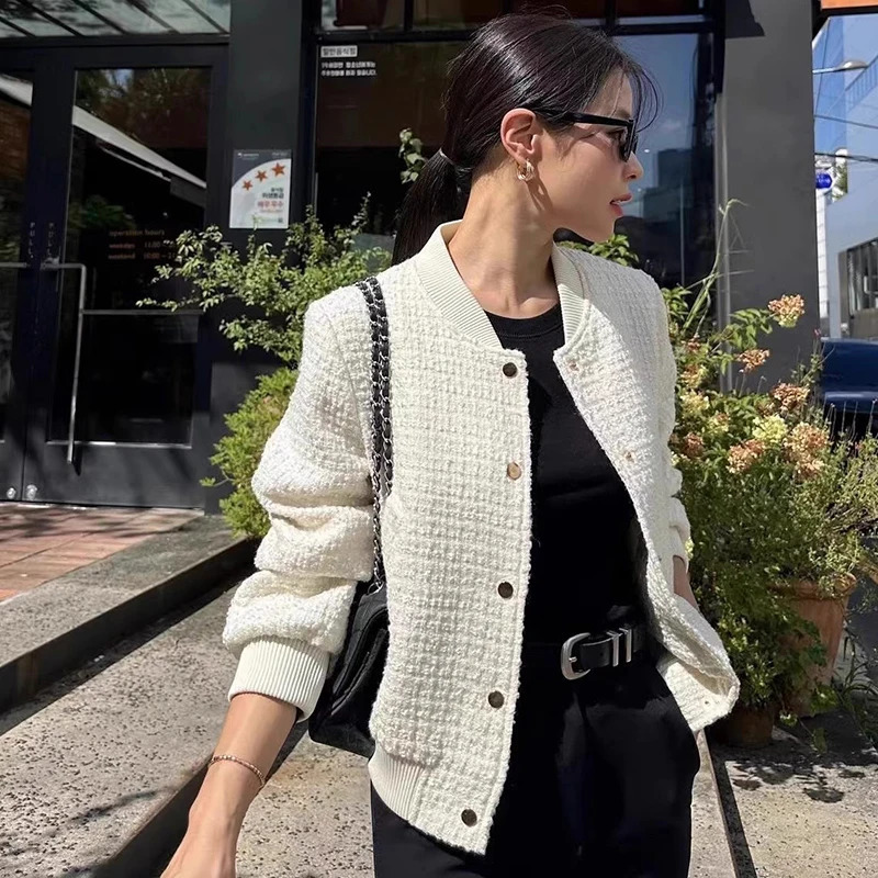 Botton Stand Collar Tweed Bomber Jacket Women Autumn Corta Vento Feminina White Black Winter Korean Casual Loose Oversize Veste 241019
