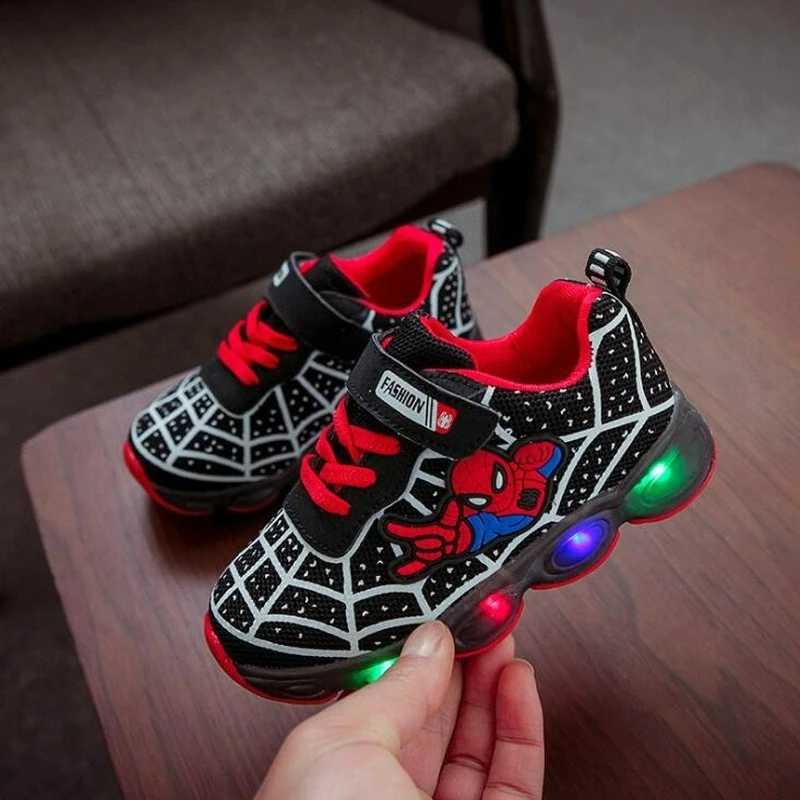 Athletic Outdoor 2024 Boys and Girls New Shining Sneakers Anime Fashion Childrens Shoes LED Lighting Breathable Sports Running Shoes H241019